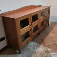 Credenza con vetri tipo inglesina