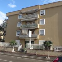 Locale Commerciale 150MQ, Doppio ingresso