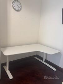 scrivania ikea bekant