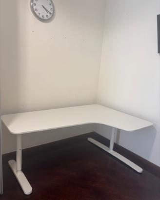 scrivania ikea bekant