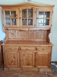 VETRINA, TAVOLO E PANCHE