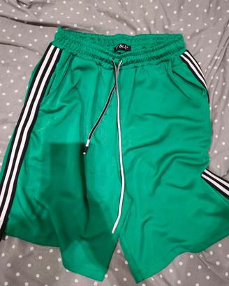 pantaloncino verde con tasche