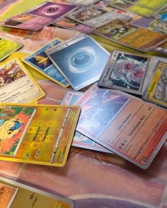 bulk di 40 carte pokèmon (comuni-holo)