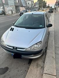 Auto usata Peugeot 206 grigia