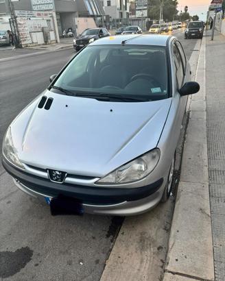 Auto usata Peugeot 206 grigia