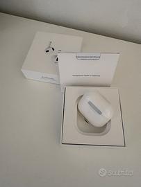 Apple AirPods 3 con custodia di ricarica lightning