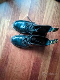Dr. Martens-Black Smooth 1460