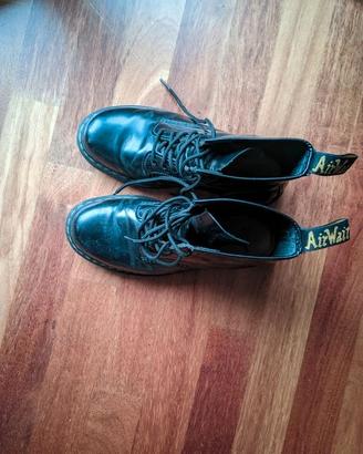 Dr. Martens-Black Smooth 1460