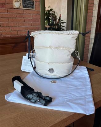 Borsa Moncler: Caradoc Water-Repellent Bucket Bag