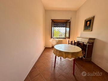 4 LOCALI A MONTE SAN GIOVANNI CAMPANO