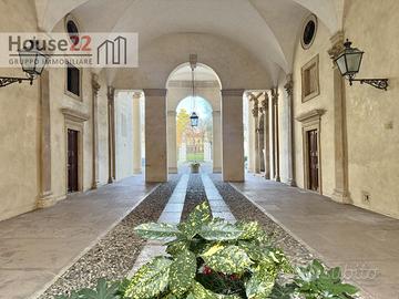 UFFICIO NEGOZIO Mq 200 al Piano Terra CON POSTO AU