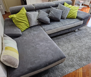 Divano con chaise lounge