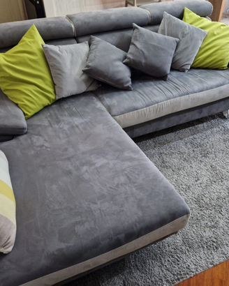 Divano con chaise lounge