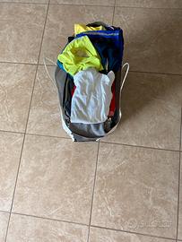 5 buste, scarpe,3 giubotti, pattini a rotelle