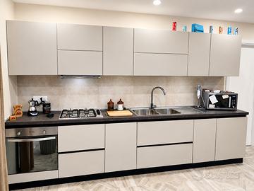 Cucina lineare 3.55 completa di elettricista