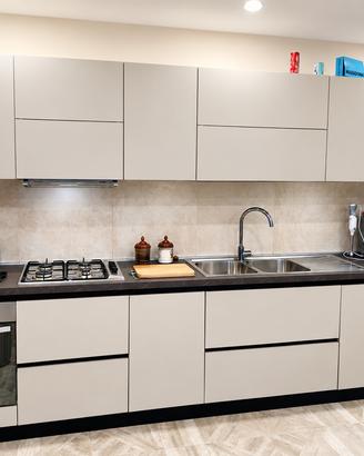 Cucina lineare 3.55 completa di elettricista