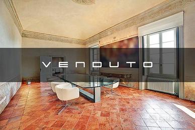 Appartamento di 246 m² con 4 locali e box auto a B