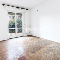 Bilocale con cucina abitabile e un BALCONE