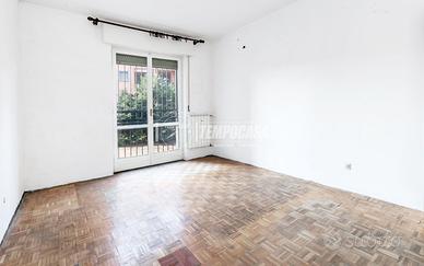 Bilocale con cucina abitabile e un BALCONE