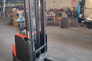 Transpallet elettrico stoccatore Toyota 2016