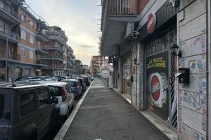 NEGOZIO A ROMA