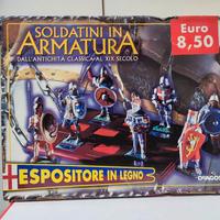 espositore in legno x soldatini ...lotto