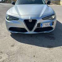 Alfa romeno Giulia