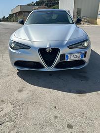 Alfa romeno Giulia