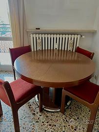 Tavolo in legno apribile+6 sedie-come nuovo, stile