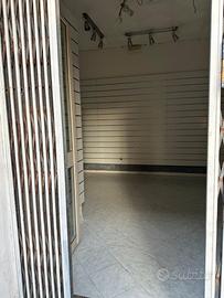 Locale commerciale ascea marina