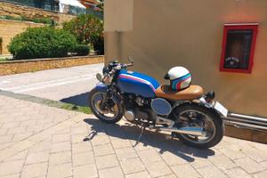 Cafè racer su base Kawasaki Gpz 550