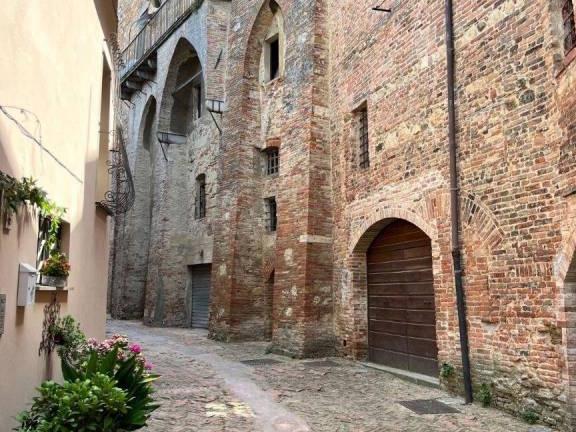 Montepulciano: magazzino da ristrutturare