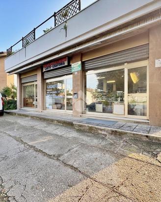 NEGOZIO A MORCIANO DI ROMAGNA