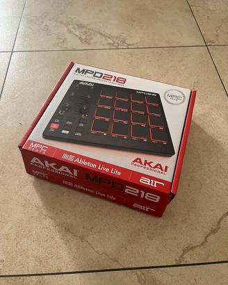 Akai MPD218