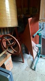 Pigiatrice, Tappatrice, Scolabottiglie 