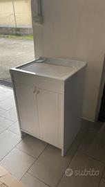 Mobiletto lavatoio