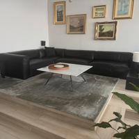 Divano in pelle nero