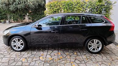VOLVO V60 2.0d MOMENTUM - Geartronic - 2012