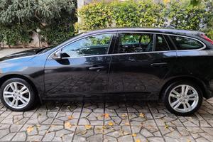VOLVO V60 2.0d MOMENTUM - Geartronic - 2012