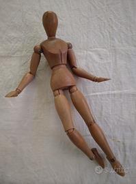 manichino in legno