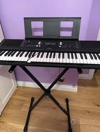 Tastiera/Pianola Yamaha PSR-E353.