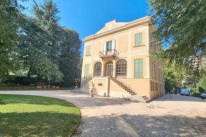 Appartamenti di ampia metratura in villa di lusso