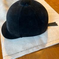 CAP da equitazione usato poco