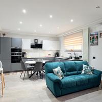 3 LOCALI A BOTRICELLO