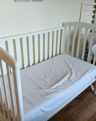 lettino per bambini con sbarre