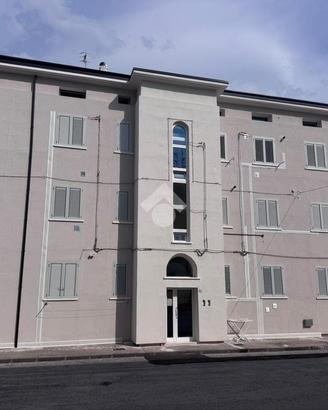 2 LOCALI A VENAFRO