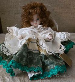 Bambola in porcellana 