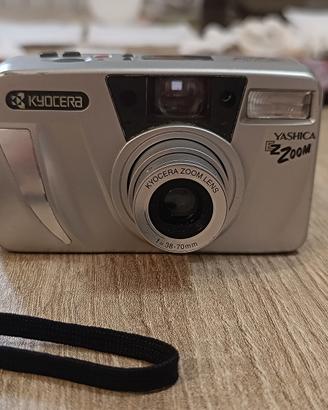 Yashica EZ Zoom Kyocera Fotocamera Compatta Analog