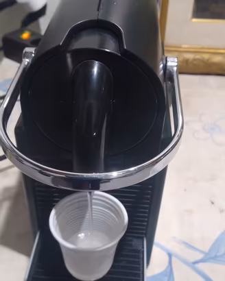 macchina caffè Nespresso Pixie