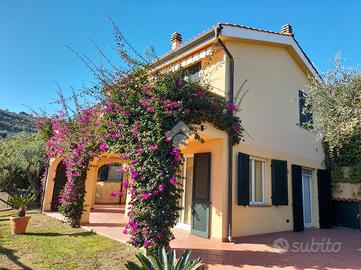 PORZIONE DI BIFAMILIARE A DIANO MARINA